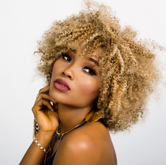 curly hair model